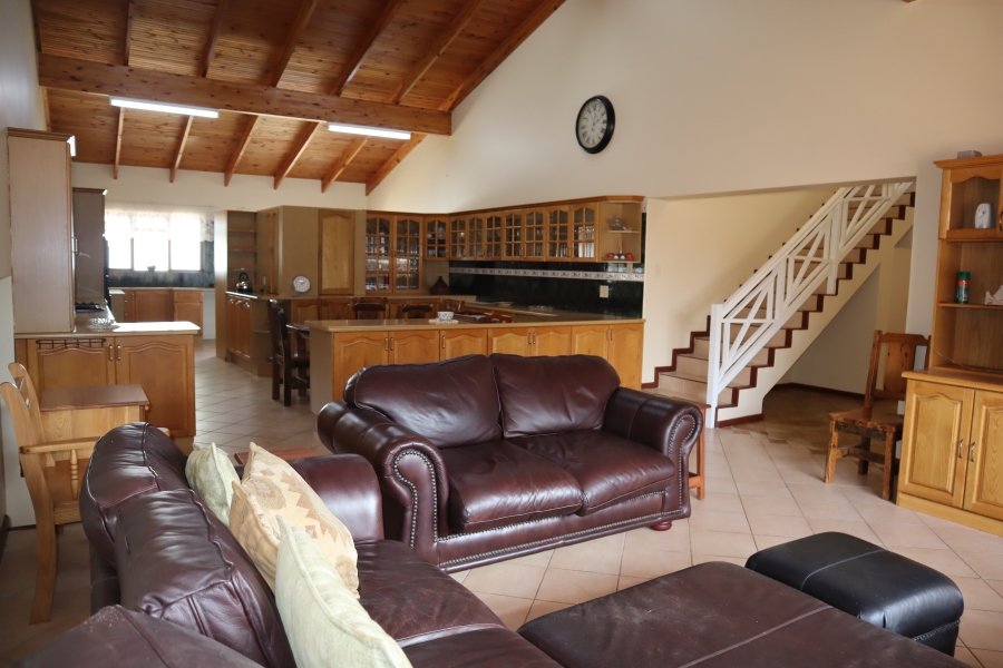 5 Bedroom Property for Sale in Wavecrest Eastern Cape